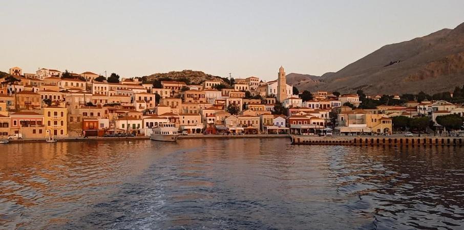 Occasus Room Chalki Town Bagian luar foto