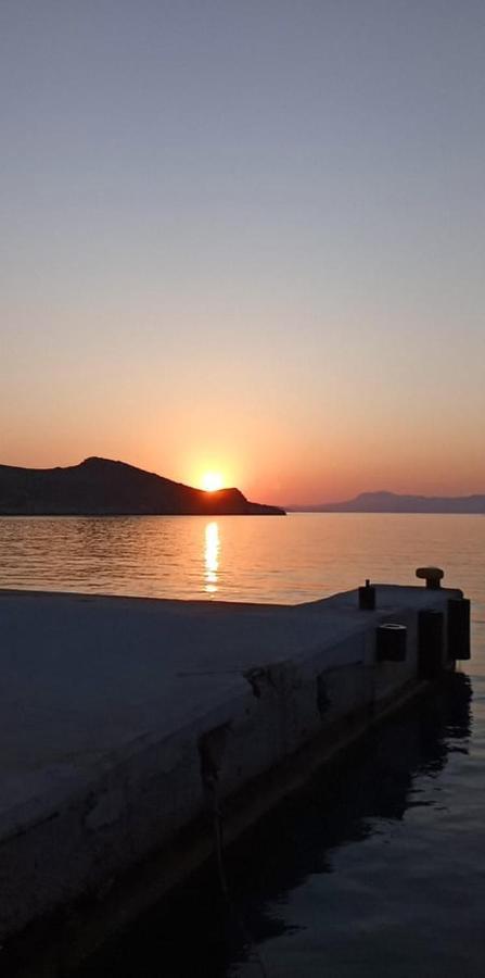 Occasus Room Chalki Town Bagian luar foto