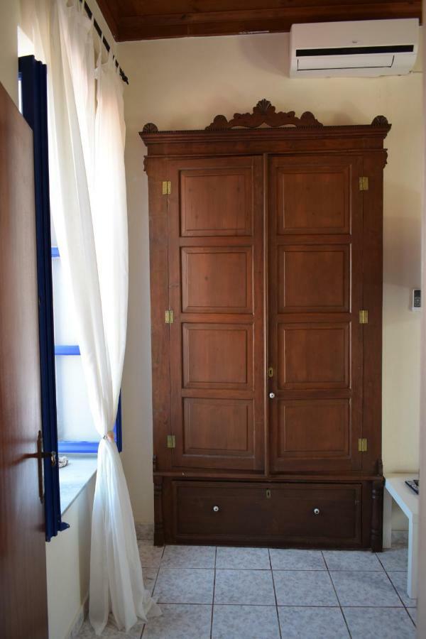 Occasus Room Chalki Town Bagian luar foto