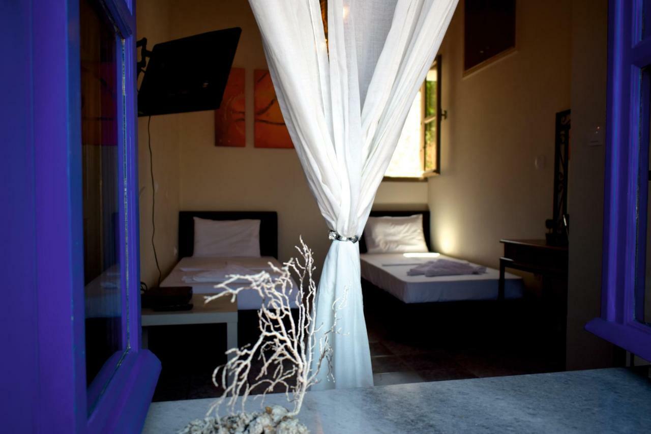 Occasus Room Chalki Town Bagian luar foto